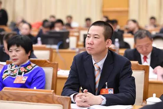 油卡、發(fā)票、年審、罰款!貨運司機心上事,羅鵬代表都上心